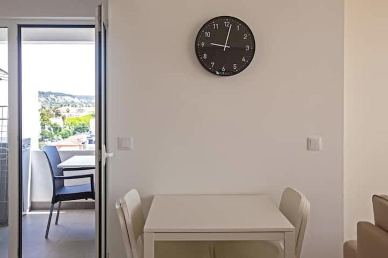 Magnificent 1 Bedroom Apartment With Views Over The Ocean Costa da Caparica Extérieur photo