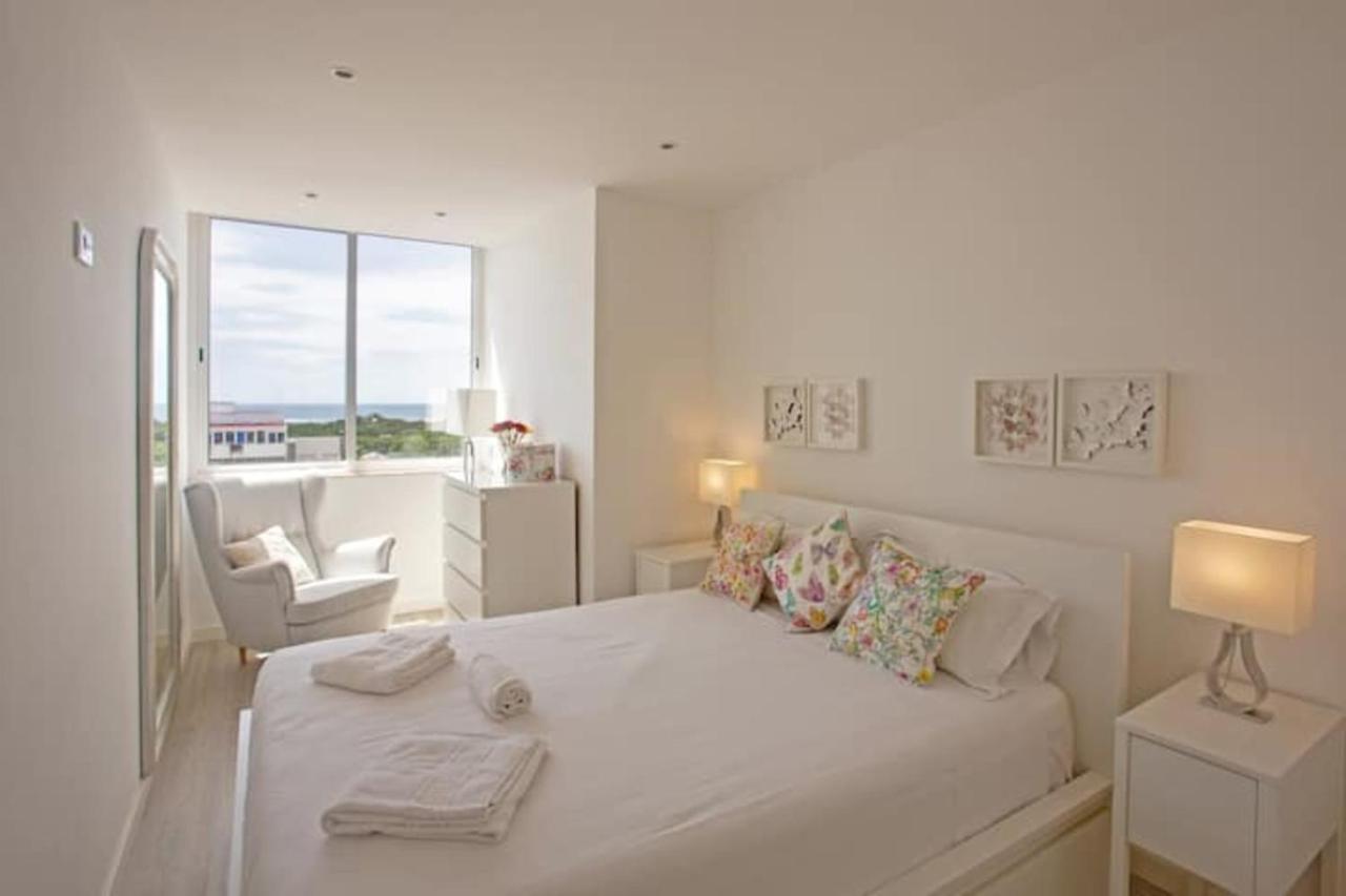 Magnificent 1 Bedroom Apartment With Views Over The Ocean Costa da Caparica Extérieur photo